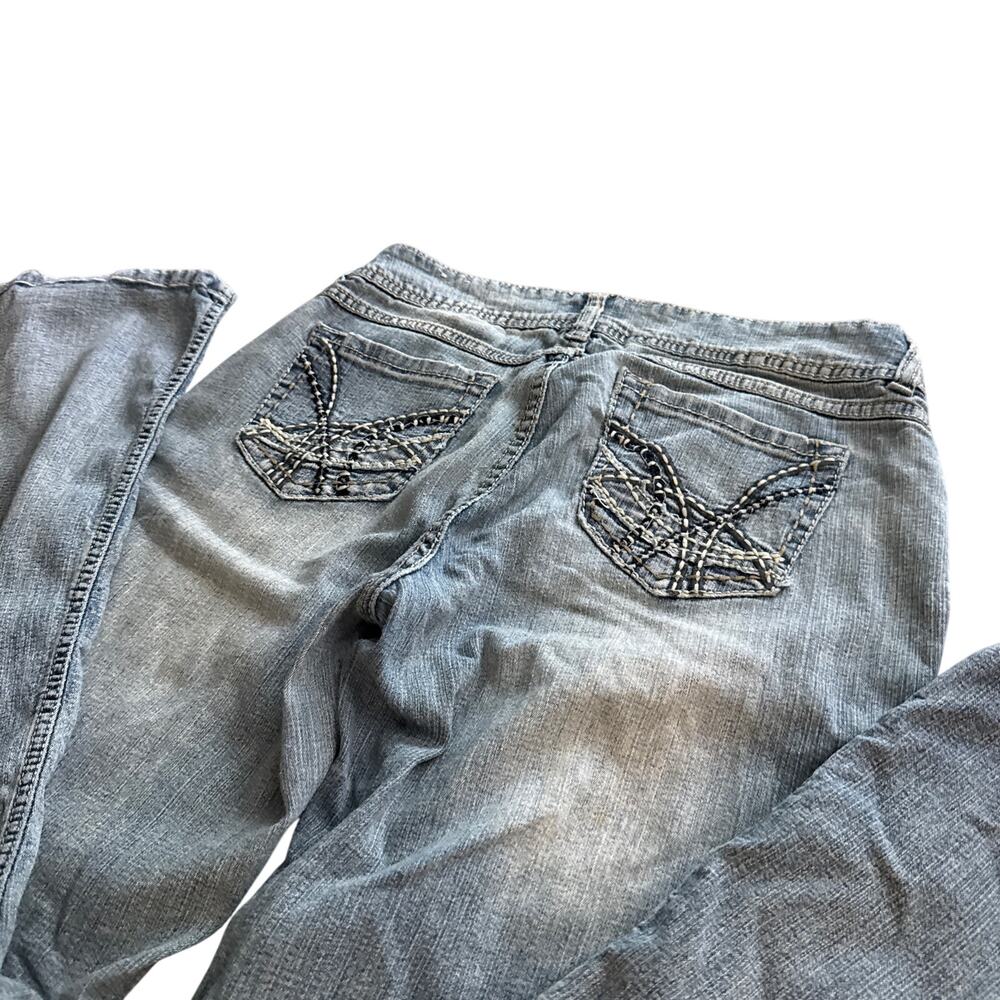 Mudd Light Wash Flare Jeans Women’s Size 11 Y2K Embroidered Pocket Distressed